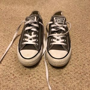 Gray low top converse all star shoes